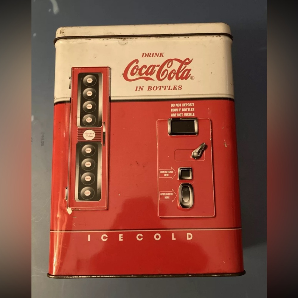 VTG Coca Cola Collectible Tin 1997 Coke Vending Machine Shaped